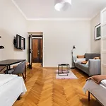 Διαμέρισμα Spacious Around The Food Market - 5' To The Market Square - By Upstairs *