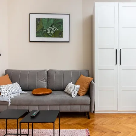 Spacious Around The Food Market - 5' To The Market Square - By Upstairs Apartment Krakau